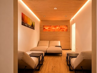 Relaxliegen im Wellnessbereich