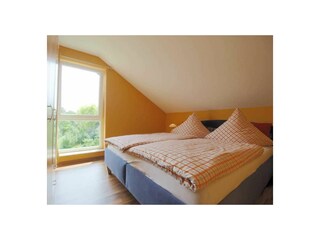 2. Schlafzimmer