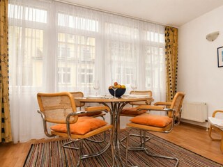 Wohnzimmer mit Essbereich