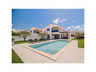 Villa Nova Vas Outdoor Recording 3