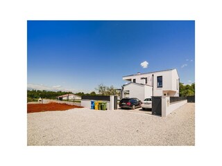 Villa Nova Vas Outdoor Recording 8