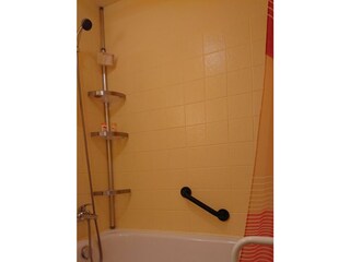 Bad mit Badewanne