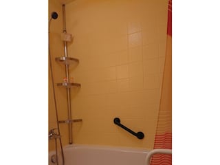 Bad mit Badewanne