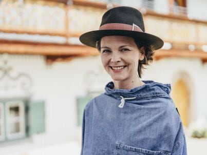 Firma Santiago Berlin GmbH - Frau Monika Harlinghausen Smith