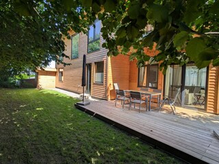 Terrasse und Garten