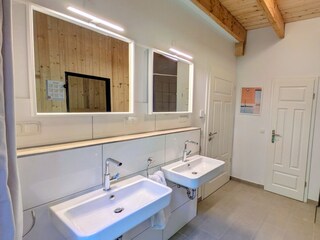 Badezimmer im Erdgeschoss