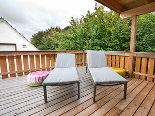 Sonnenliegen auf der Dachterrasse