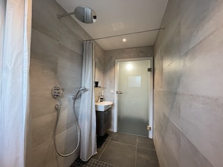 Duschen/WC Apartment Fuxbau