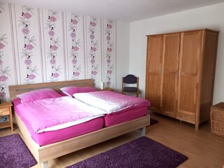 Schlafzimmer 4