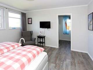 Schlafzimmer mit TV