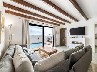 Villa Tías Features 24