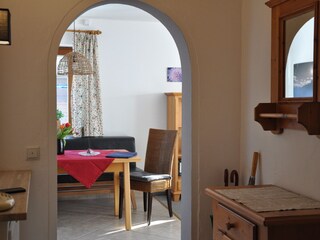 Flur mit Blick auf Essecke