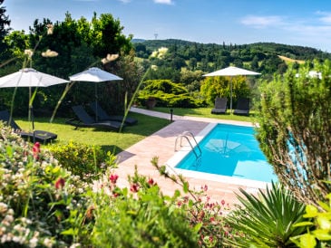 Holiday apartment 2-room-apartment on idyllic vineyard with pool