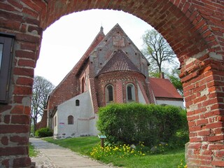 Älteste Kirche Rügens in Altenkirchen