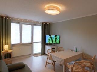 Wohnzimmer mit Essplatz