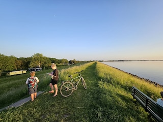 das IJsselmeer direkt hinter dem Ferienhaus