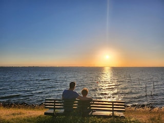 jeden Abend den schönsten Sonnenuntergang direkt hinter