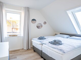 Sleeping_Room01