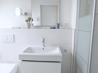 Bathroom03