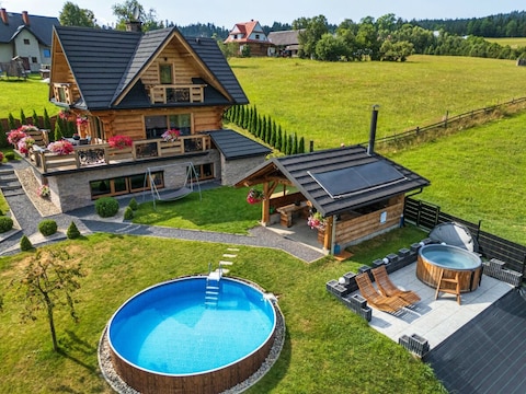 Ferienhaus Luxuriöse Ferienvilla, Pool, Sauna, Whirlpool