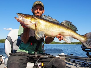 Zander Angeln in Schweden am See Bunn