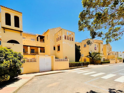 Max-Apartment mit Gemeinschaftsgarten und Pool