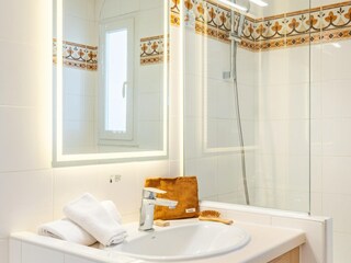 Apartment Cannes Features 28