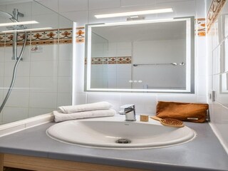 Apartment Cannes Features 25