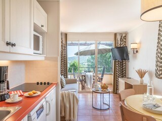 Apartment Mallemort Features 16