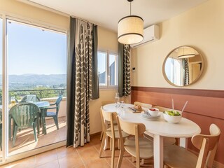 Apartment Mallemort Features 27