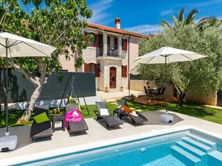 Villa Pula Outdoor Recording 1