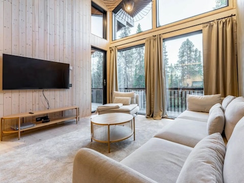 Ferienhaus Moderne Luxusvilla mit 4 Schlafzimmern im Zentrum von Levi