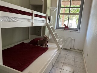 Kinderzimmer 140/90x200cm (max. 3 Personen)