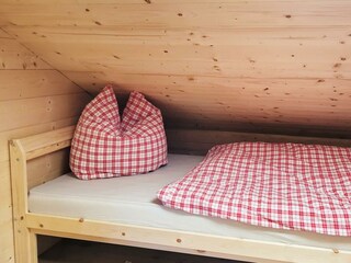 Bett Dachboden