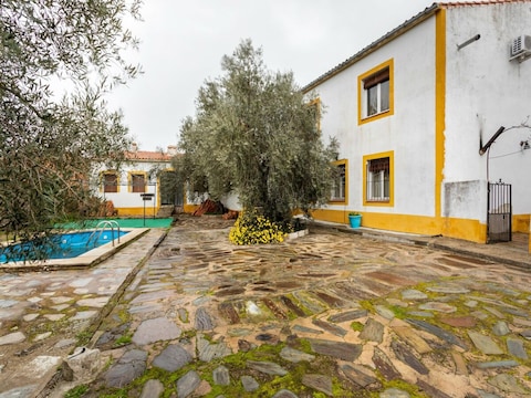 Großzügiges Apartment mit privatem Pool