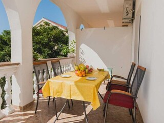 Appartement Srima Buitenaudio-opname 6