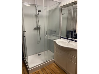 Das Badezimmer auf der Etage