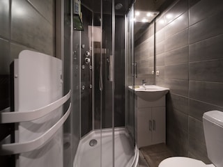 Apartment Uvernet-Fours Ausstattung 10