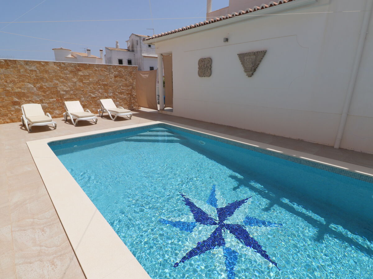 ein wunderschöner Stern im Pool