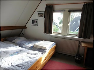 Schlafzimmer 1