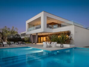 Villa Old Olive I with heated pool by Vivi Rent