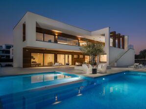 Villa Old Olive VIII by Vivi Rent