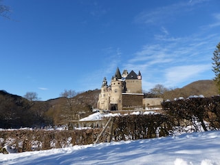Schloß Bürresheim im Winter