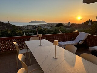 Sonnenuntergang auf der Hauptterasse