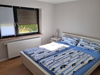 Schlafzimmer Eltern unten