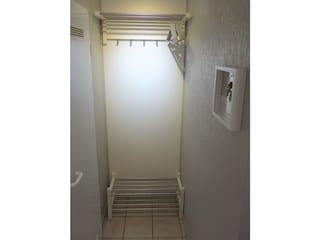 Flur mit Garderobe und Schuhablage