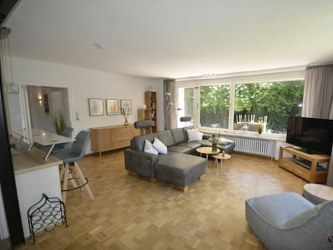 Ferienhaus Helle, komf. Fewo**** , 300m zum Strand am Wald, Terrasse, Garten