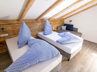 mit Schlafcouch