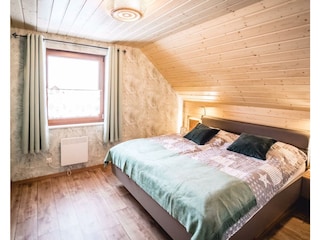 Schlafzimmer 2