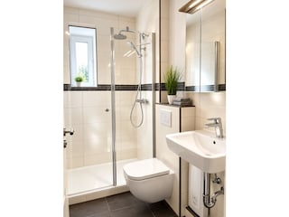 großzügige Dusche mit Regenbrause